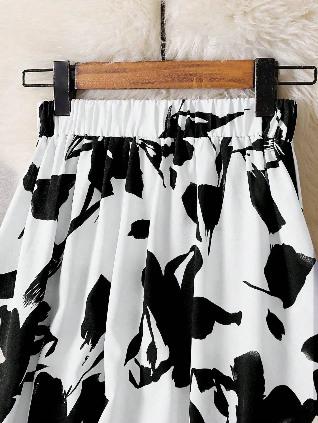 2025 Hot Recommendation! Black - and - White Ink - Wash Floral Print Maxi Skirt. The Elastic - Waist Design Offers Comfort and F