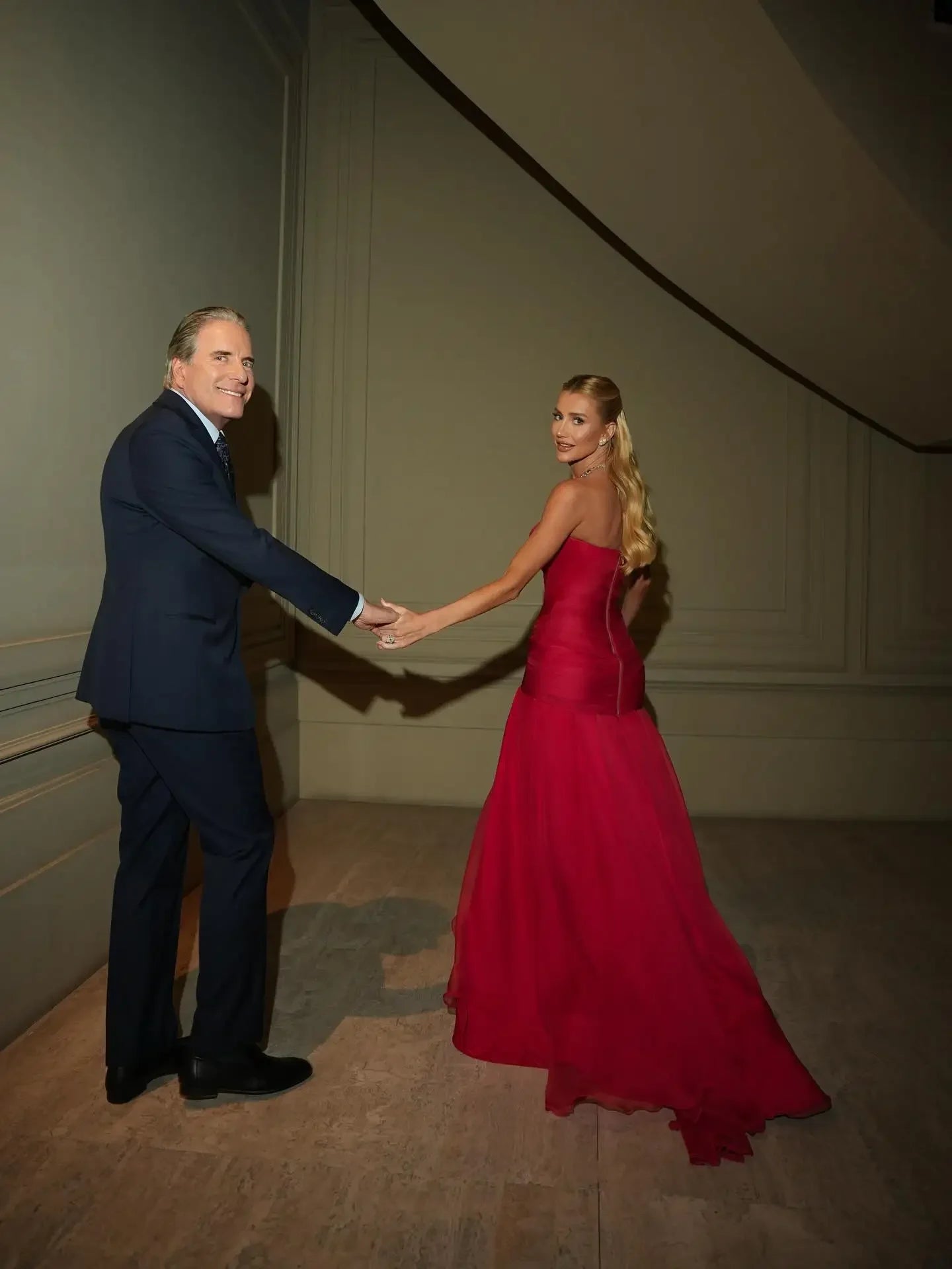 Elegant Red Women Maxi Dress Floor Length Pleated Prom Dresses Sweetheart Mermaid Long Formal Gowns Pleated Off Shoulder