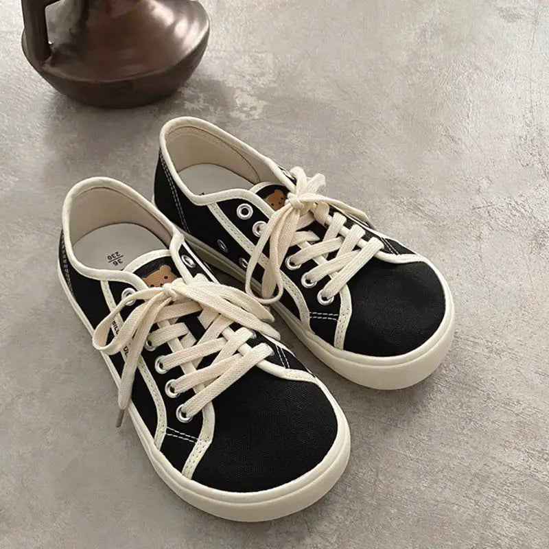 2024 Girls white Light brown SneakersDesigner Canvas Shoes Women Low Top Sneakers Wide Toe Lace Up Trainers Shoes Comfortable