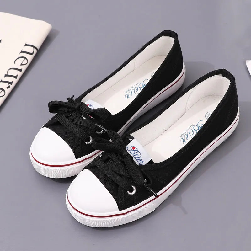 Women's White Canvas Slip-On Shoes Low Top Breathable Flat Comfort Durable Casual Sneakers for Everyday Walking Tenis Feminino