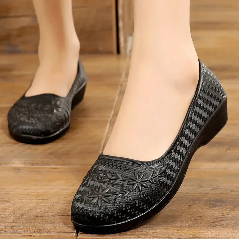 Women Fashion Cute Light Weight Spring & Summer Slip on Anti Skid Flat Loafers Lady Casual Hotel Kitchen Work Shoes Zapatos A257
