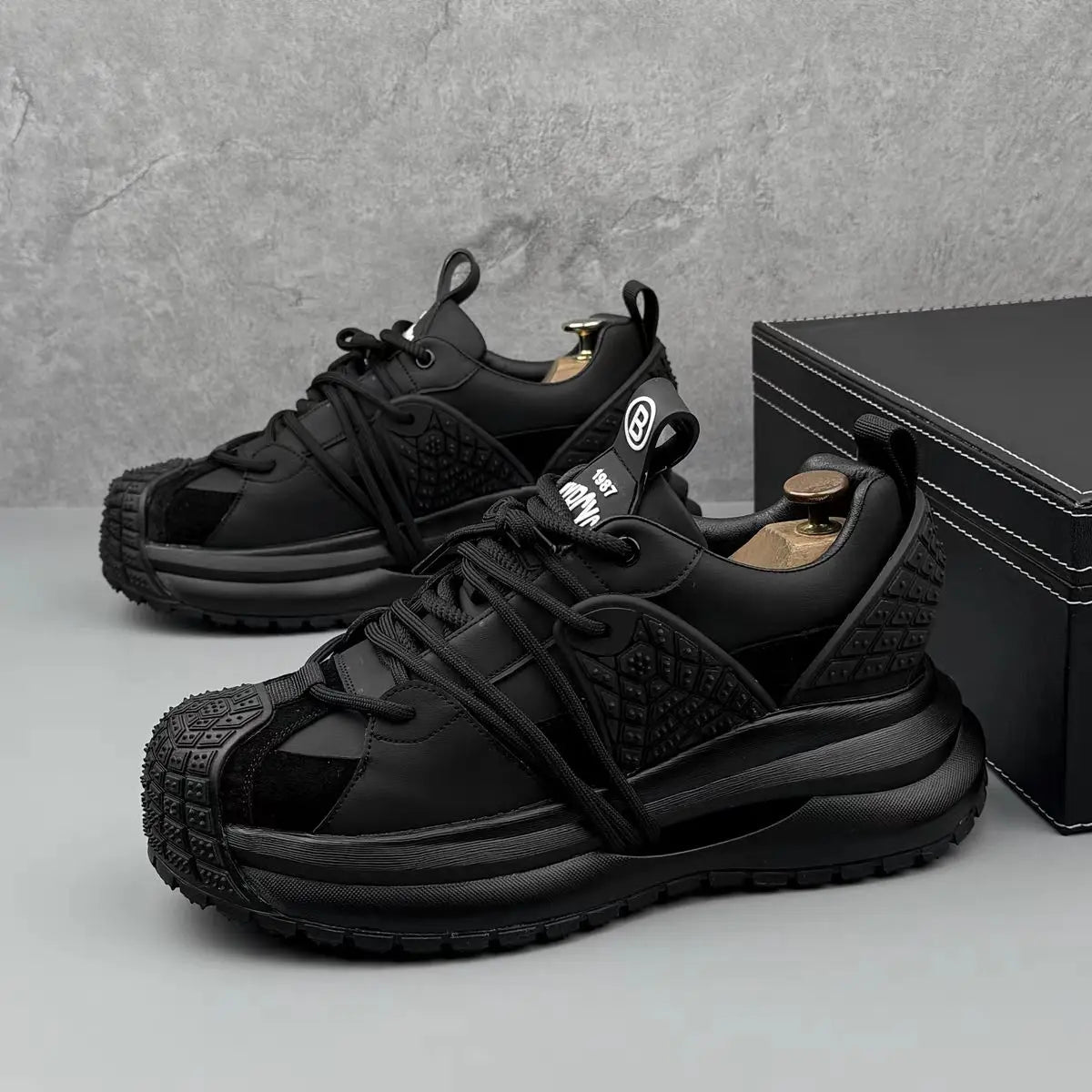 Chunky Sneakers Mens Designer Hollow Sole Running Shoes Fashion Casual Split Leather Upper Height Increased Platform Sport Shoes