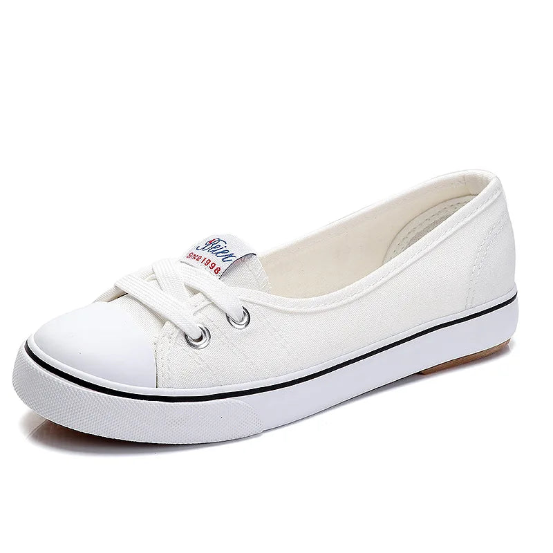 Women's White Canvas Slip-On Shoes Low Top Breathable Flat Comfort Durable Casual Sneakers for Everyday Walking Tenis Feminino