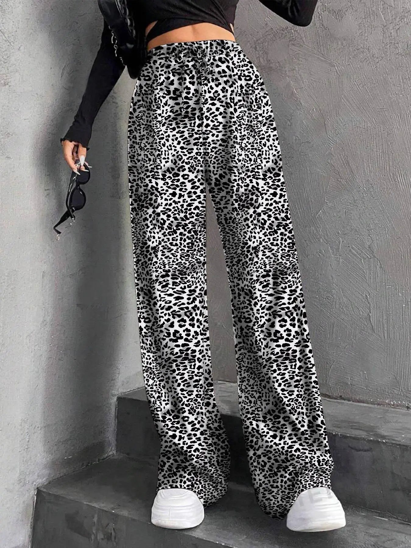 Full of digital printed leopard print fashionable and elegant Japanese Korean European and American style pants