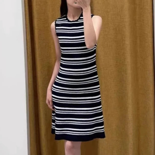 Women's black and white striped knitted dress round neck sleeveless slim straight mini dress