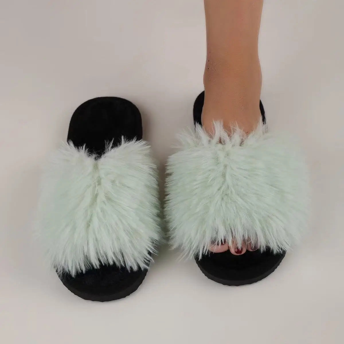 Women's Indoor Slippers 2025 Autumn and Winter New Plush Home Lazy Slippers Anti slip Durable Fashion Warm Sandals Slippers