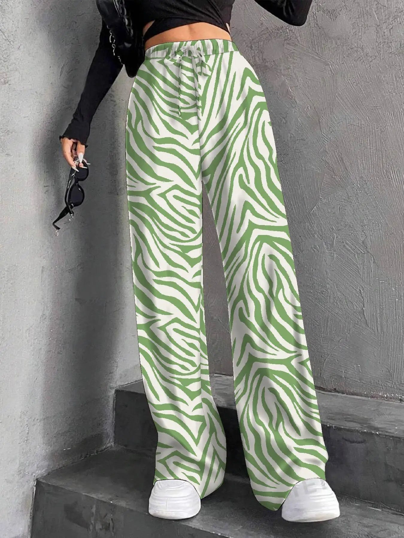 Full of digital printed leopard print fashionable and elegant Japanese Korean European and American style pants