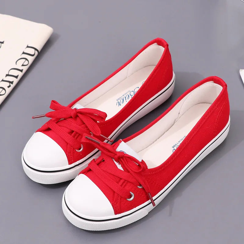 Women's White Canvas Slip-On Shoes Low Top Breathable Flat Comfort Durable Casual Sneakers for Everyday Walking Tenis Feminino