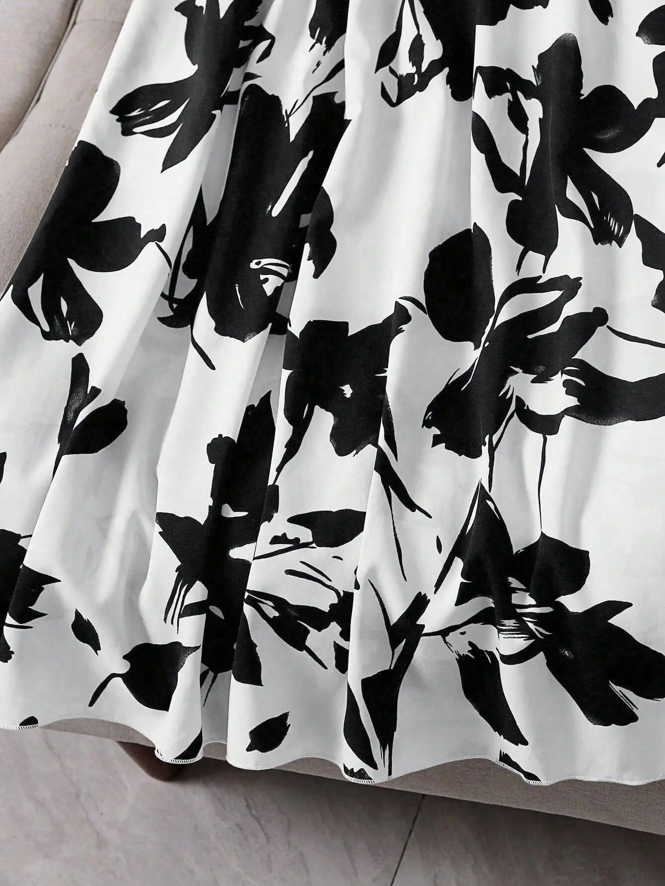 2025 Hot Recommendation! Black - and - White Ink - Wash Floral Print Maxi Skirt. The Elastic - Waist Design Offers Comfort and F