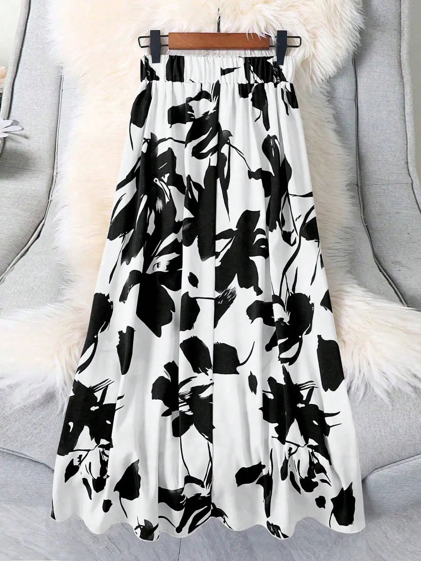 2025 Hot Recommendation! Black - and - White Ink - Wash Floral Print Maxi Skirt. The Elastic - Waist Design Offers Comfort and F