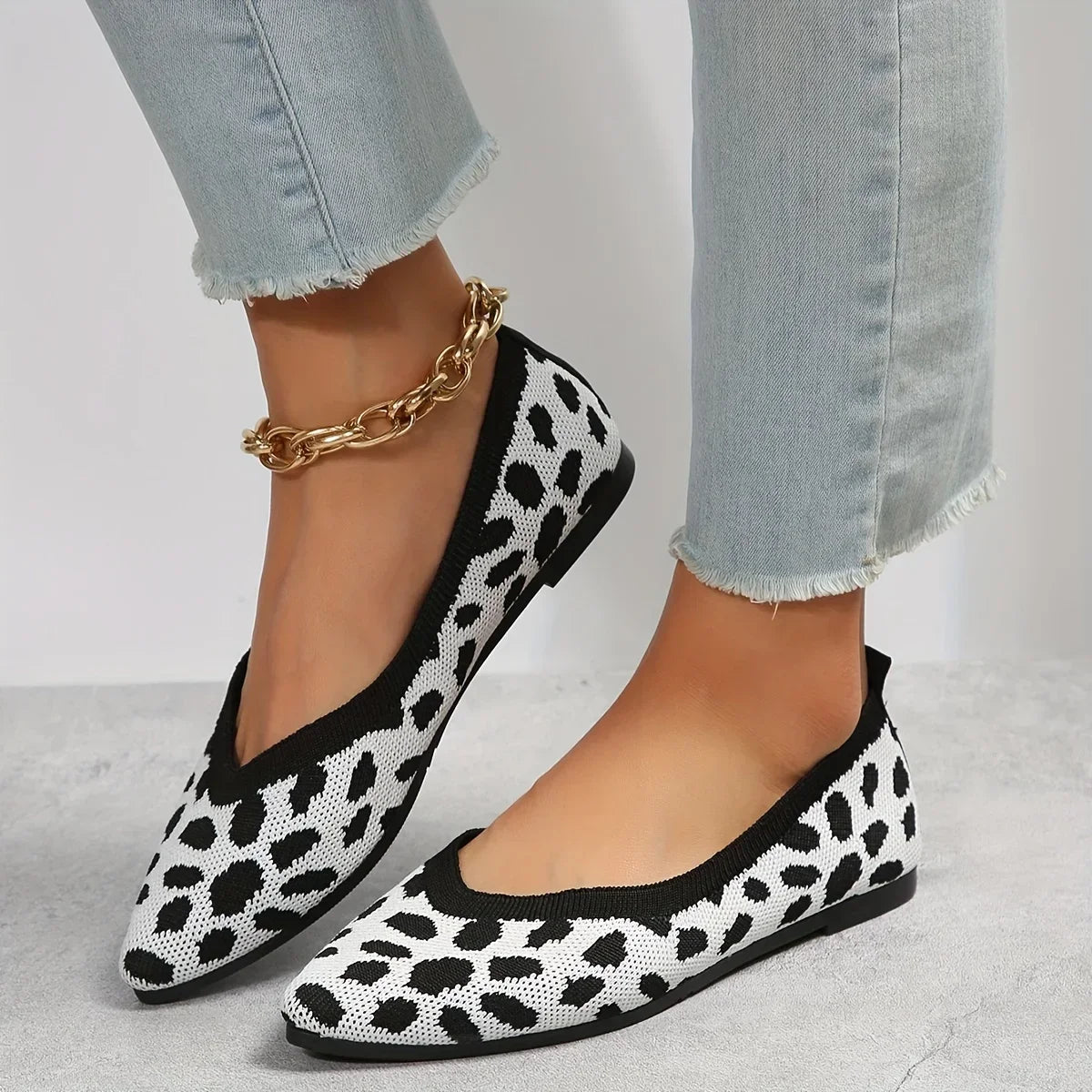 Women's Pointed Toe Flat Shoes Solid Color Knitted Slip on Shoes Casual Breathable Ballet Flats Women Flat Shoes Loafers Women