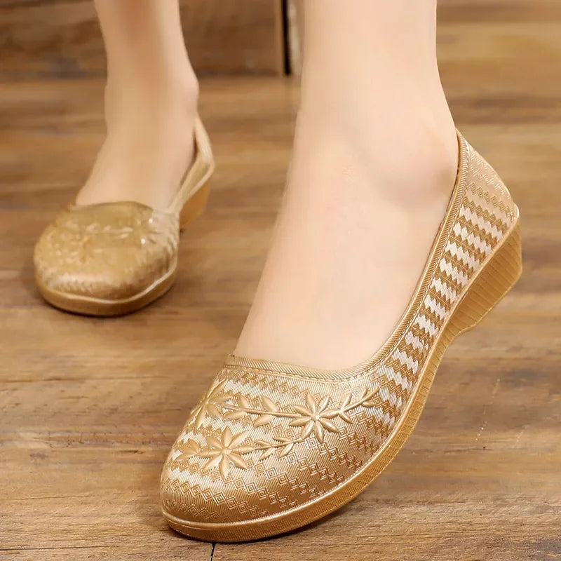 Women Fashion Cute Light Weight Spring & Summer Slip on Anti Skid Flat Loafers Lady Casual Hotel Kitchen Work Shoes Zapatos A257