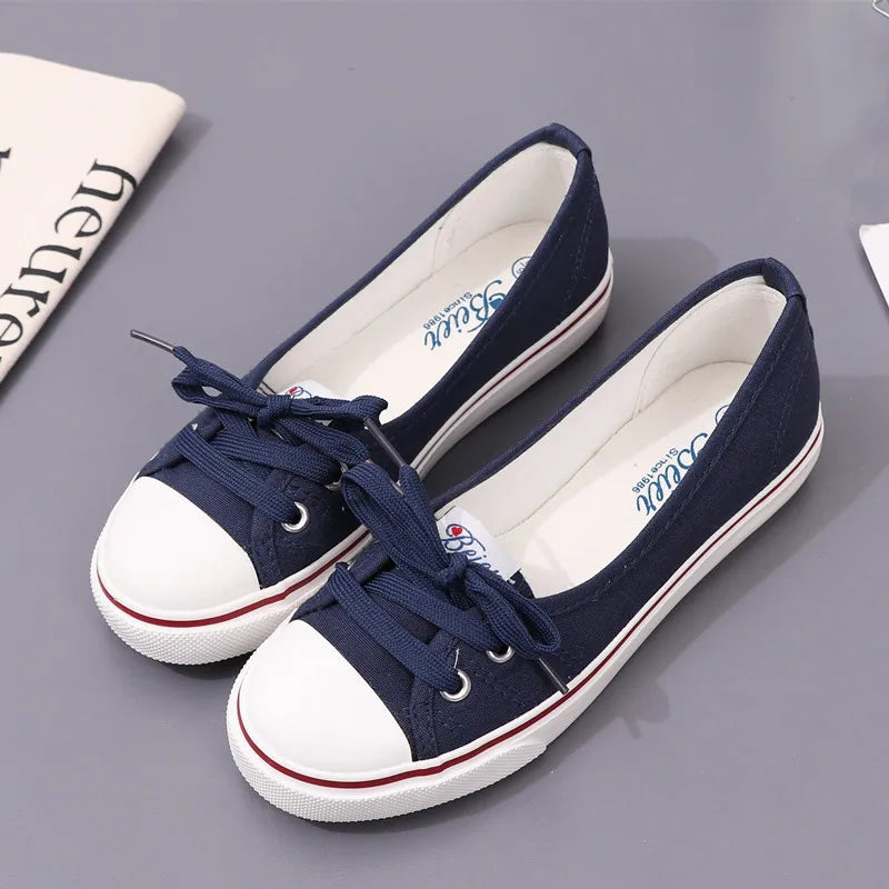 Women's White Canvas Slip-On Shoes Low Top Breathable Flat Comfort Durable Casual Sneakers for Everyday Walking Tenis Feminino
