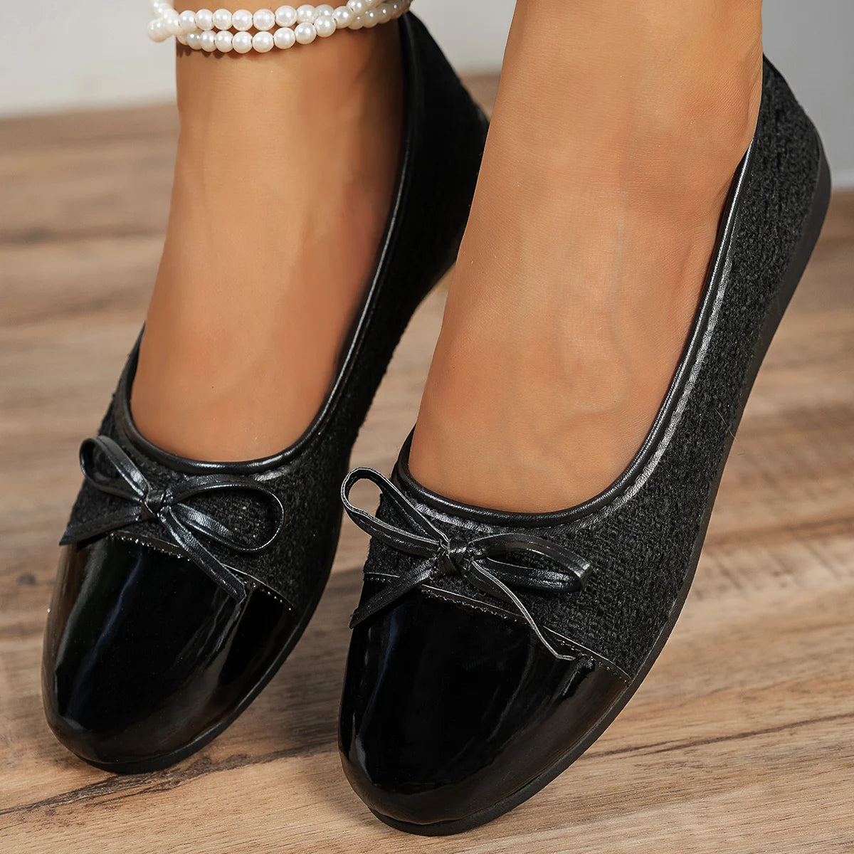 Retro Literary-Style Women's Slip-On Loafers: Low-Cut, Flat-Soled with Bow Decoration, Versatile & Fashionable