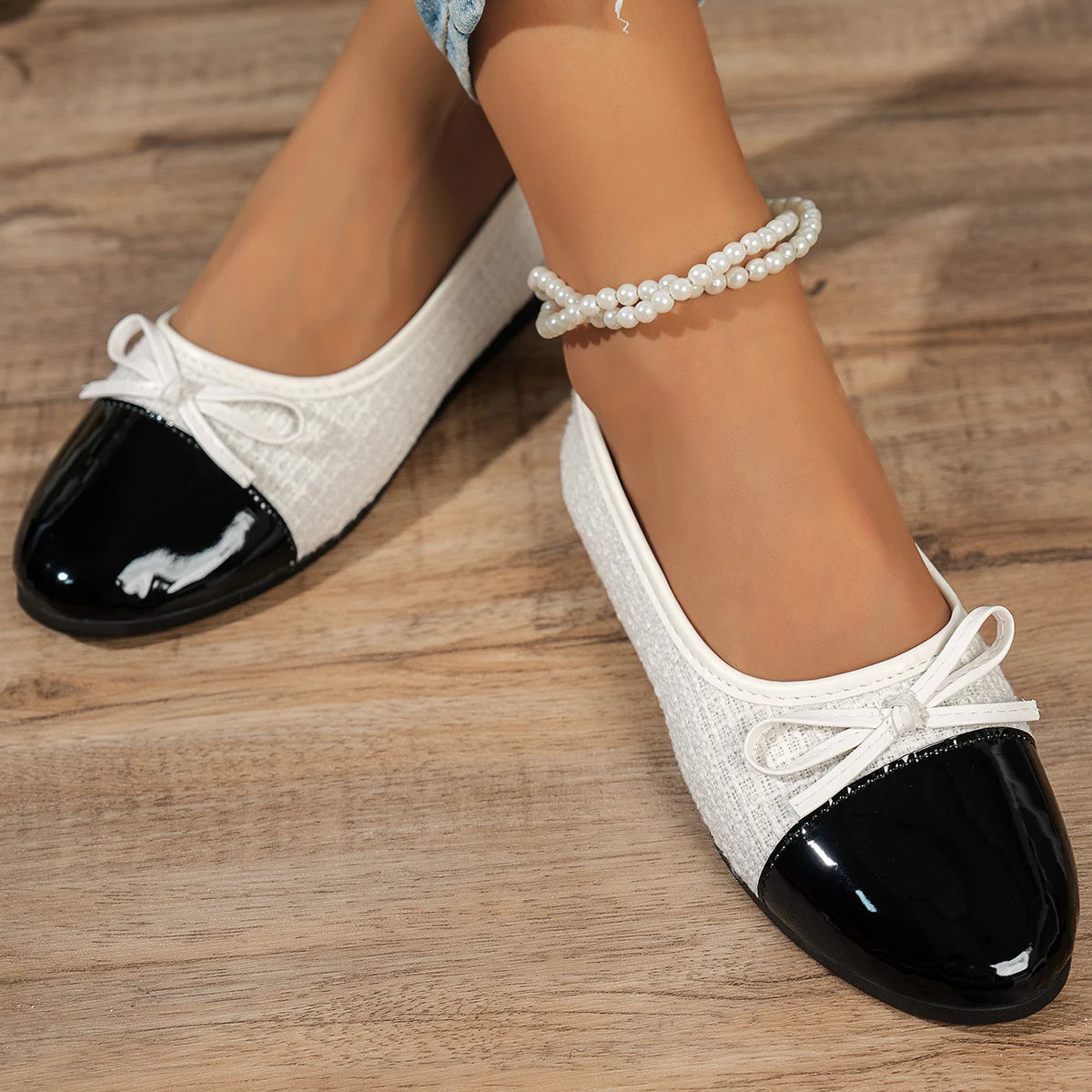Retro Literary-Style Women's Slip-On Loafers: Low-Cut, Flat-Soled with Bow Decoration, Versatile & Fashionable