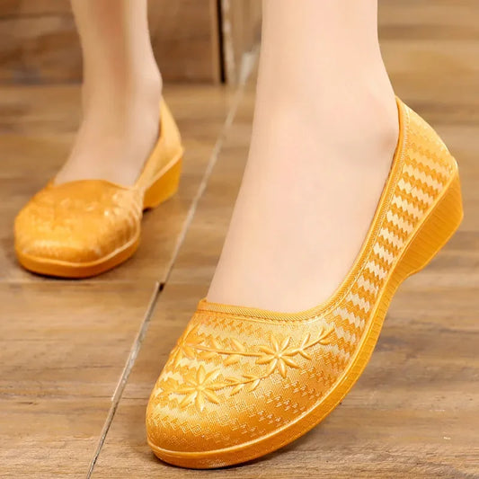 Women Fashion Cute Light Weight Spring & Summer Slip on Anti Skid Flat Loafers Lady Casual Hotel Kitchen Work Shoes Zapatos A257