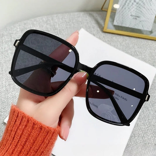 Ladies' oversized square glasses - retro circular gradient fashion glasses suitable for daily photography