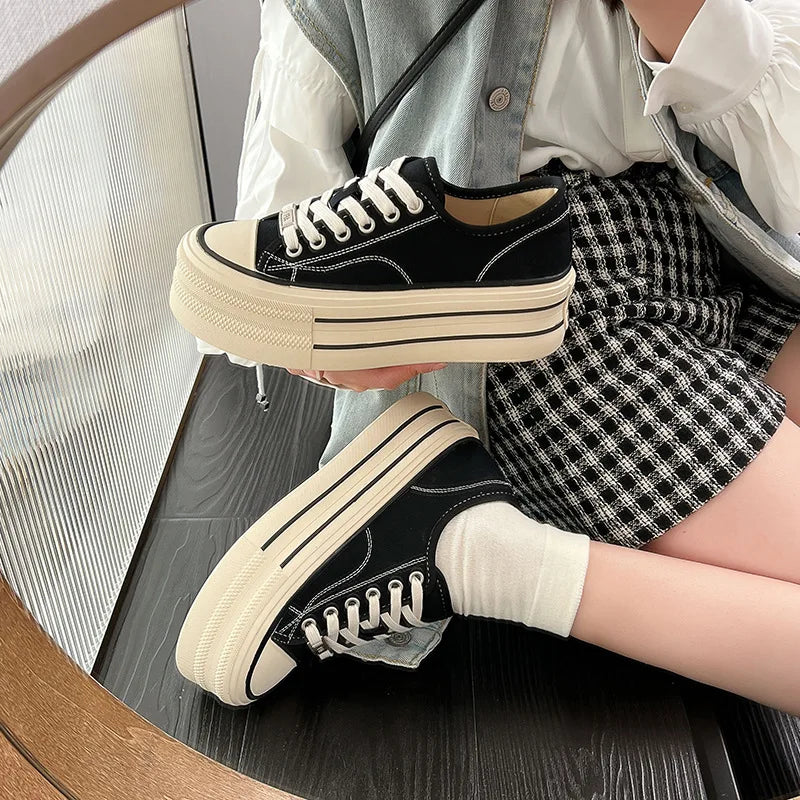 New Women Black White Platform Canvas Shoes Sneakers Lace Up Comfortable Shoes Fashion Outdoor Versatile Sport Vulcanize Shoes
