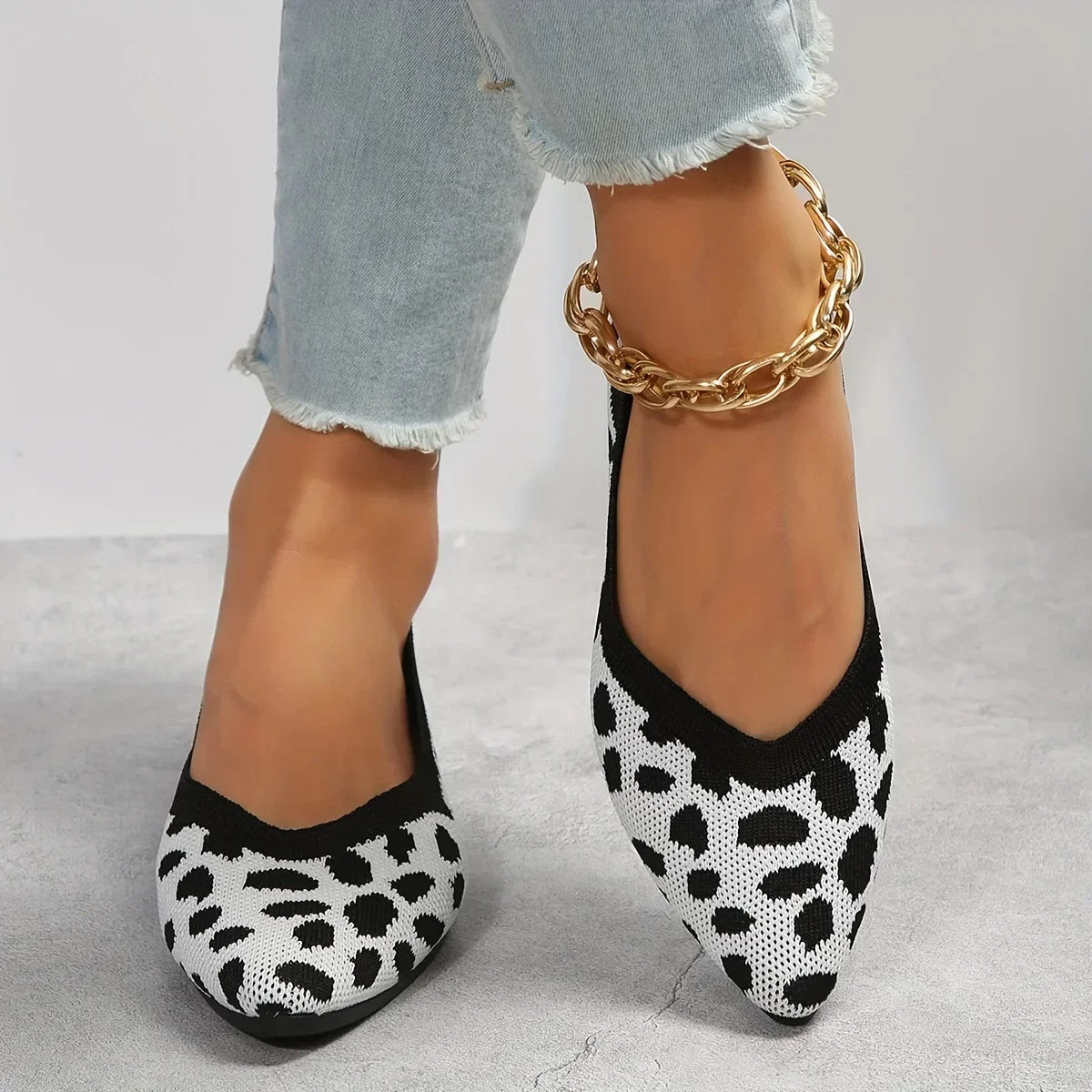 Women's Pointed Toe Flat Shoes Solid Color Knitted Slip on Shoes Casual Breathable Ballet Flats Women Flat Shoes Loafers Women